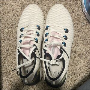 Under Armour Men’s HOVR size 13